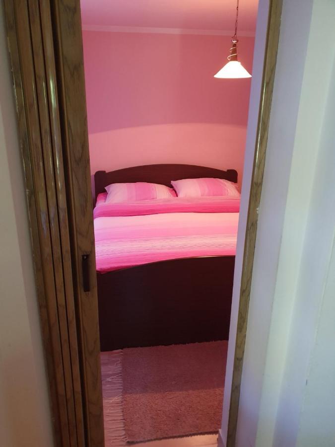 Sergej 2 Apartment